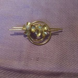 🌞🌞Dainty gold pin