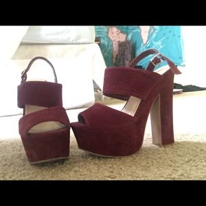 Maroon suede chunky heels 😻