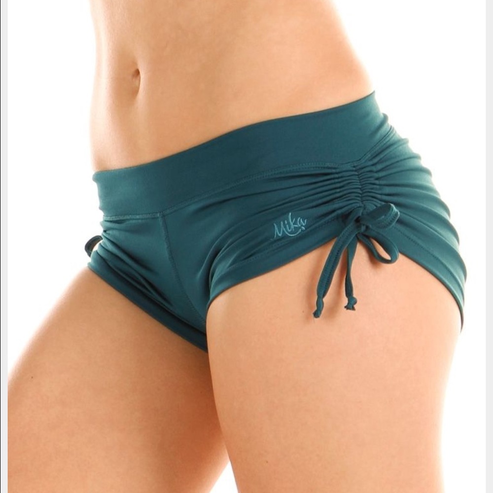 MIKA! Yoga shorts! Forest 🌳 green