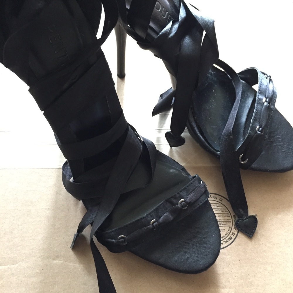 🏡TODAY ONLY🏡 Penthouse Key Heels