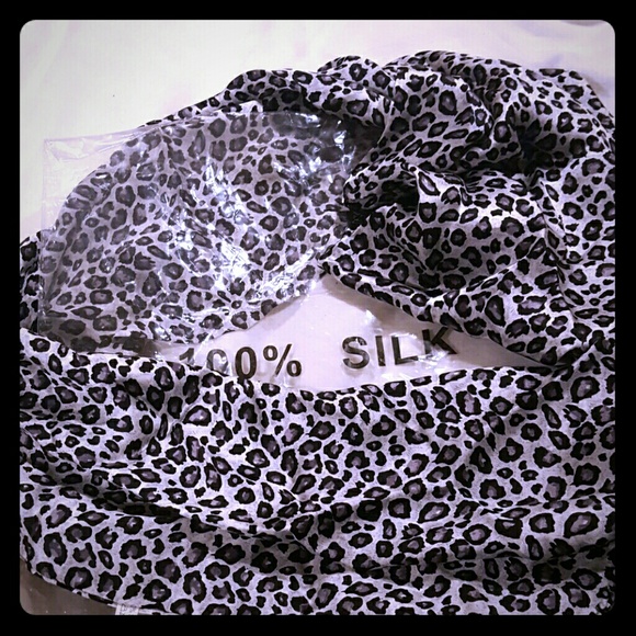 100% SILK SCARF - Picture 8 of 8