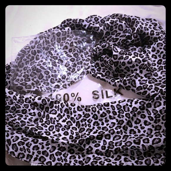 100% SILK SCARF - Picture 6 of 8