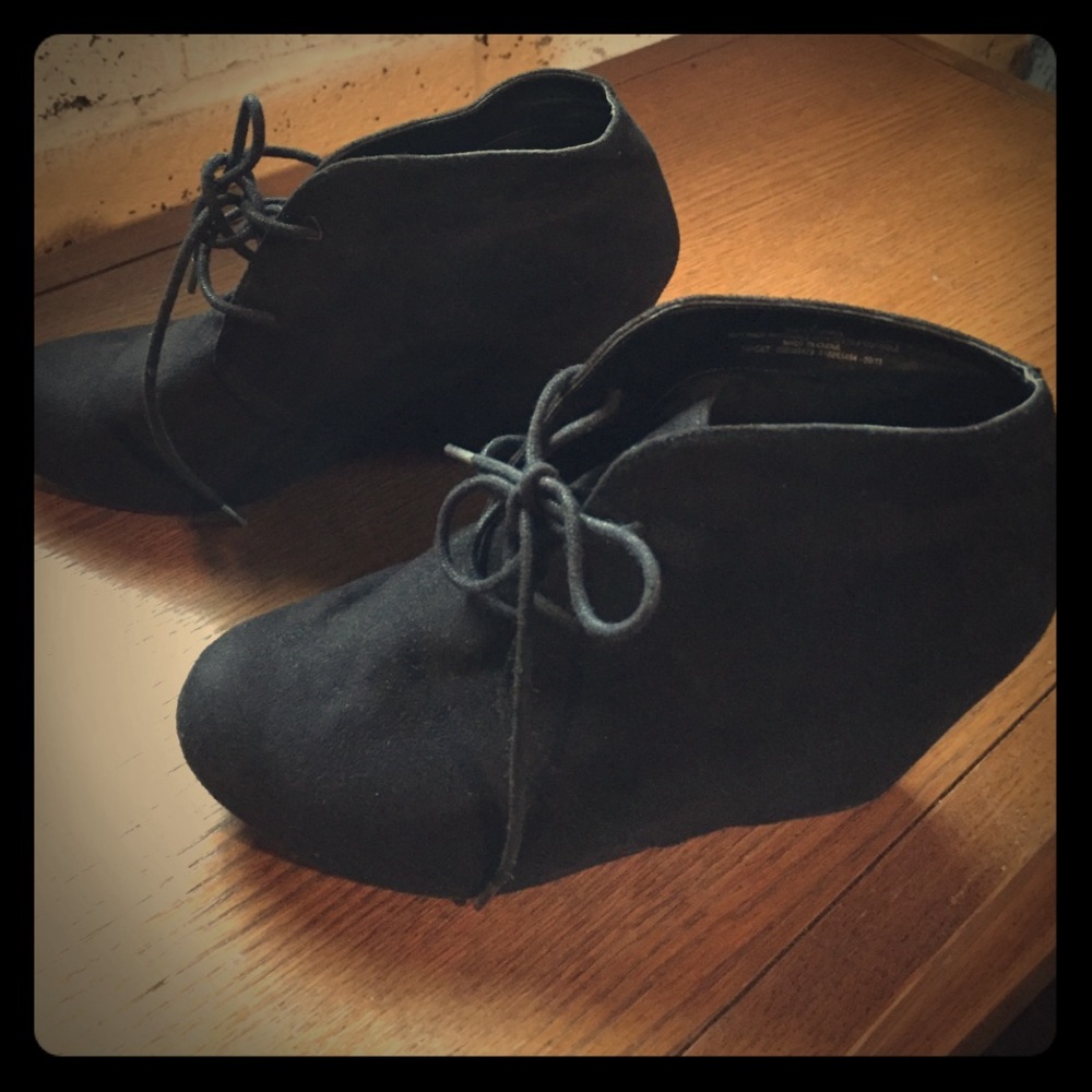 Black wedge ankle boots