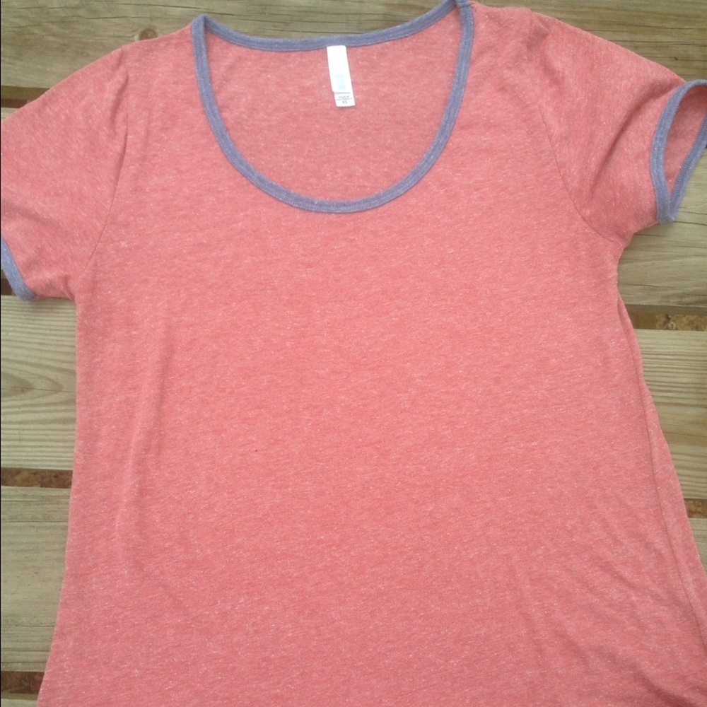 XS Lularoe Classic T