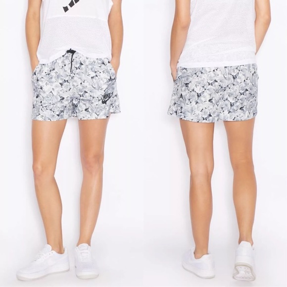 Flowers Aop Lace Edge Shorts