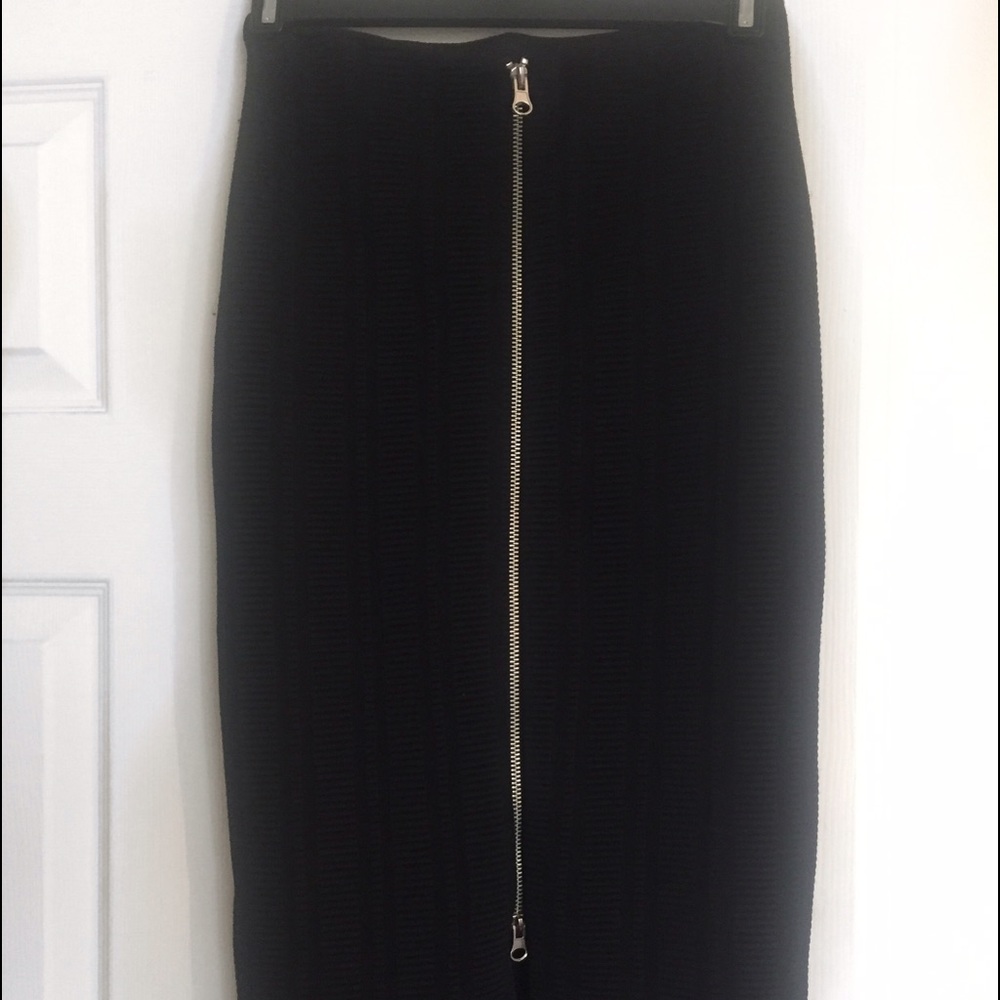 H&M Black Zip Up Pencil Skirt