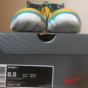 Kyrie 1 "Letterman"