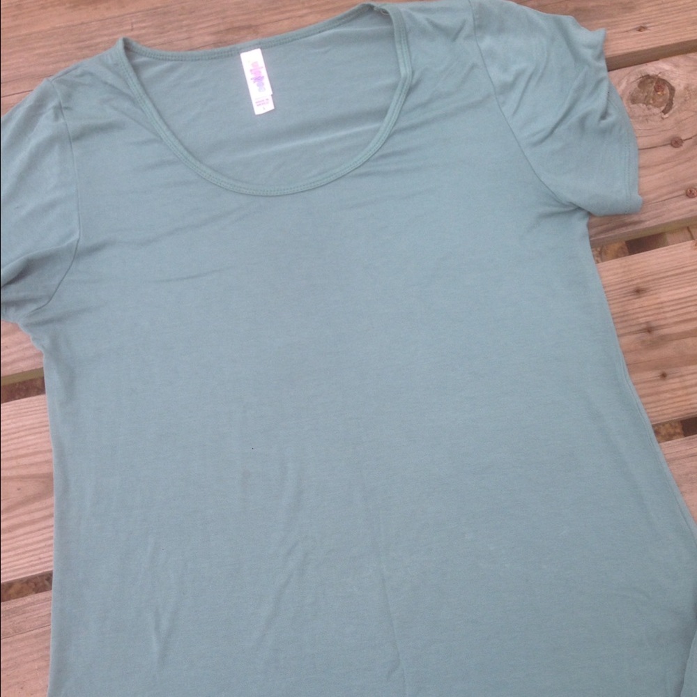 S Lularoe Classic T