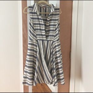 Forever 21 contrasting print fit and flare sz L