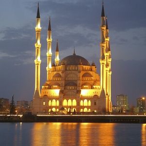 Meet your Posher, Adeleke