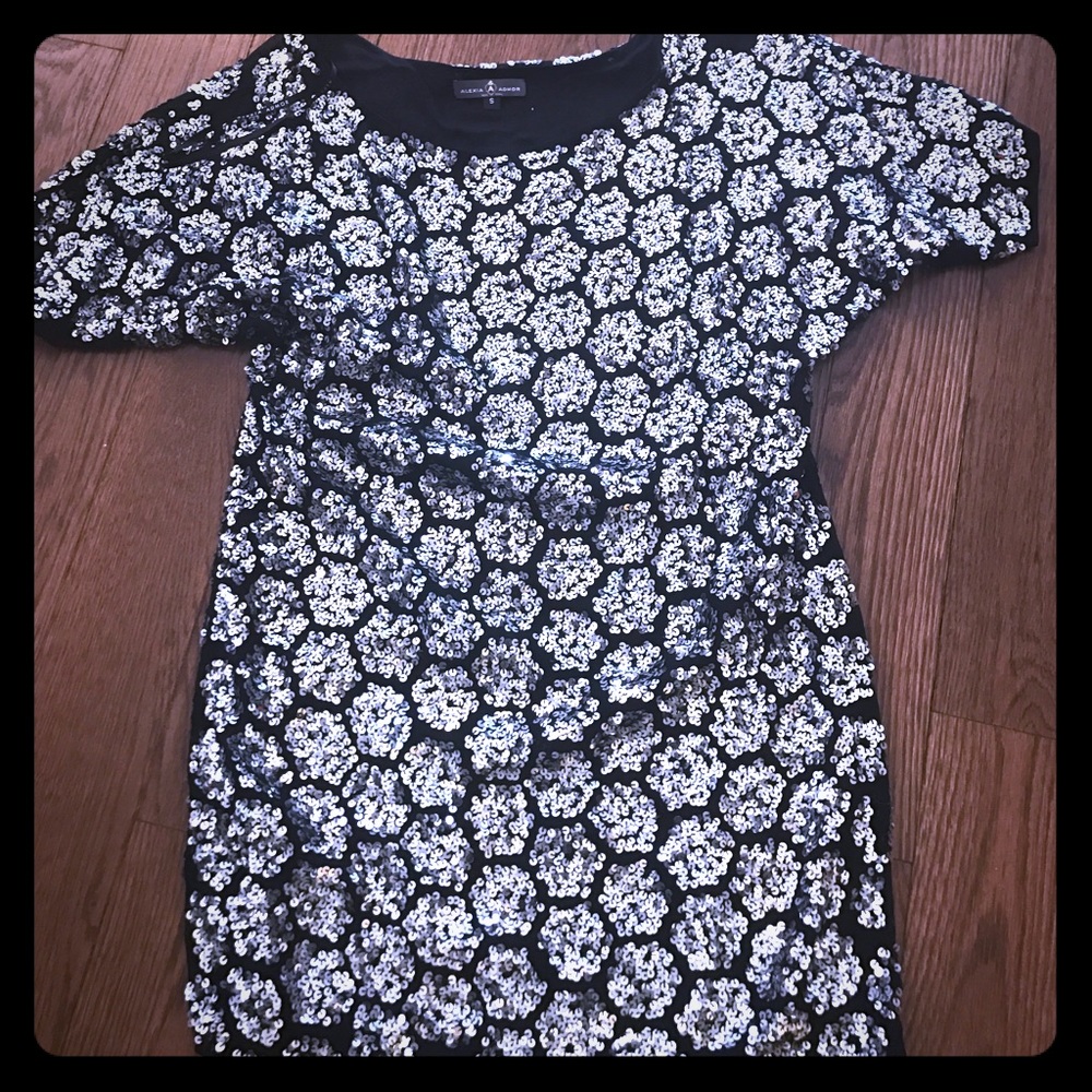 Alexia Admor sequin dress