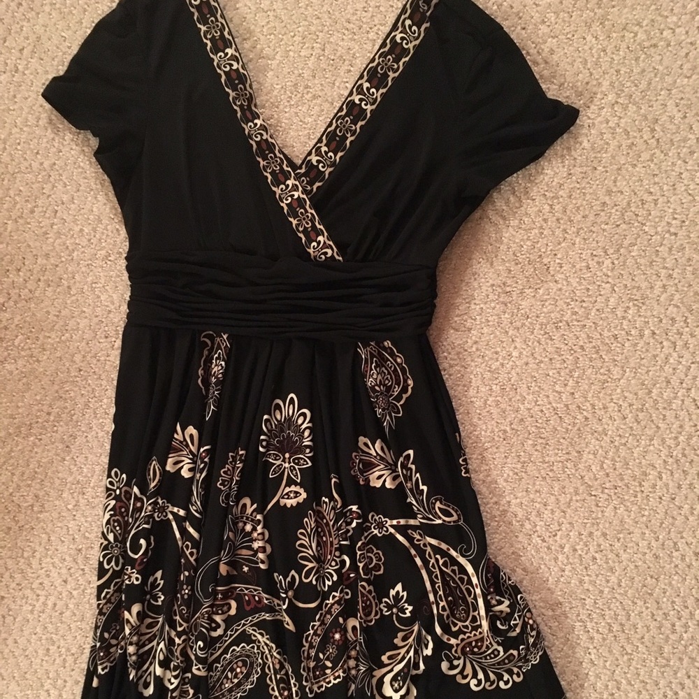 Beautiful petite black paisley dress!