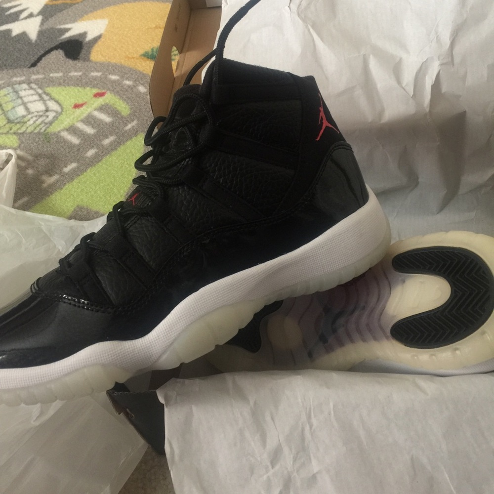 ❌SOLD❌Jordan retro anthrocite size 6y kids