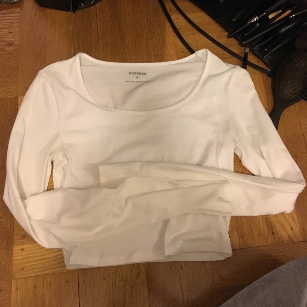 White long sleeve crop