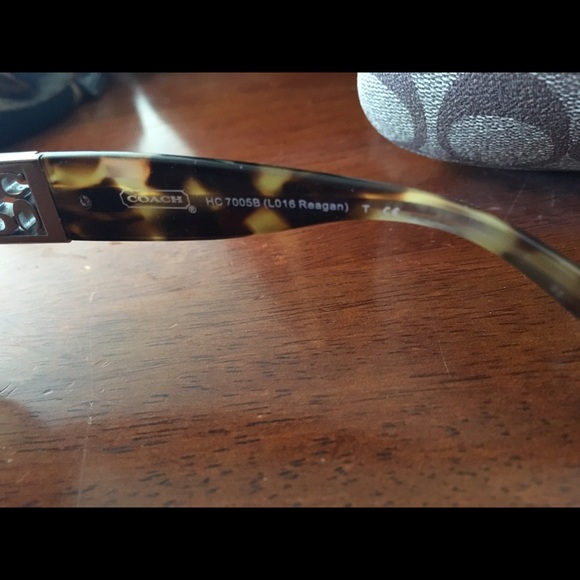 Coach Sunglasses - Picture 4 of 8
