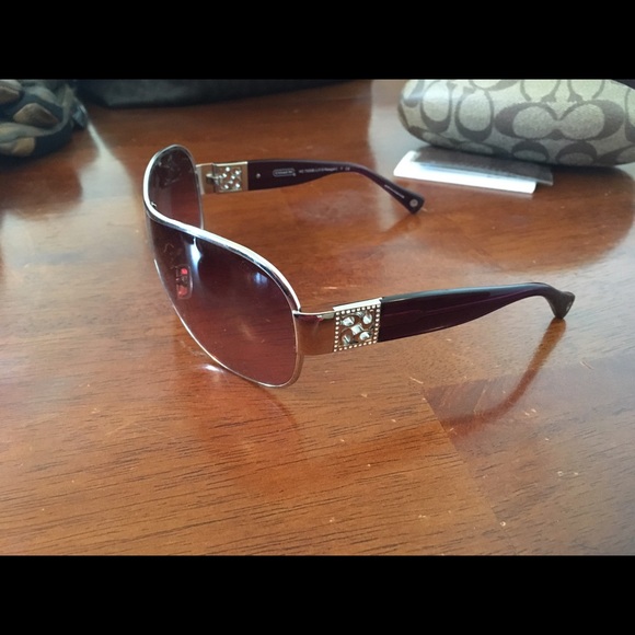 Coach Sunglasses - Picture 7 of 8