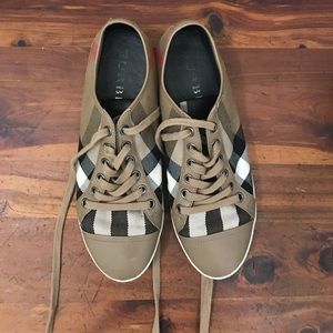 Burberry sneakers size 8