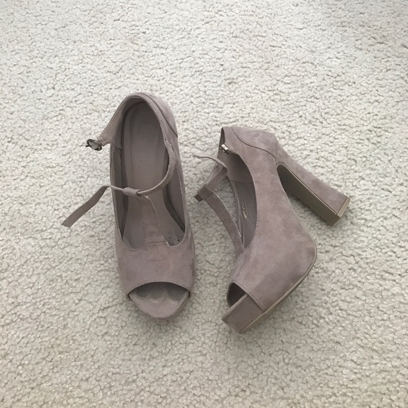 Forever 21 nude heels - Picture 1 of 4