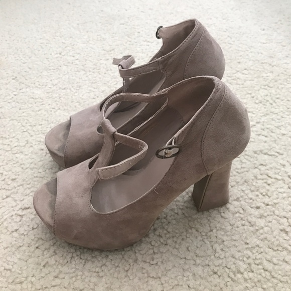 Forever 21 nude heels - Picture 2 of 4