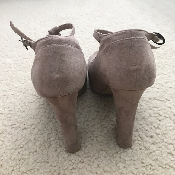 Forever 21 nude heels - Picture 3 of 4