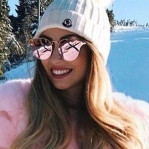 Quay All My Love Sunglasses In gold and pink