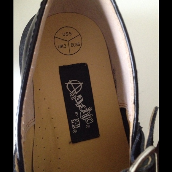 ❌SOLD❌Cat shoes - Picture 2 of 4