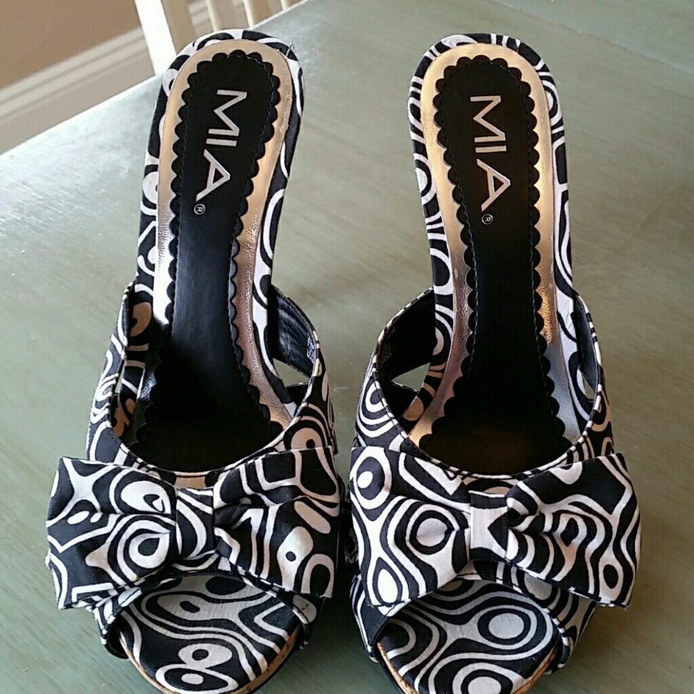 Like new Mia heels