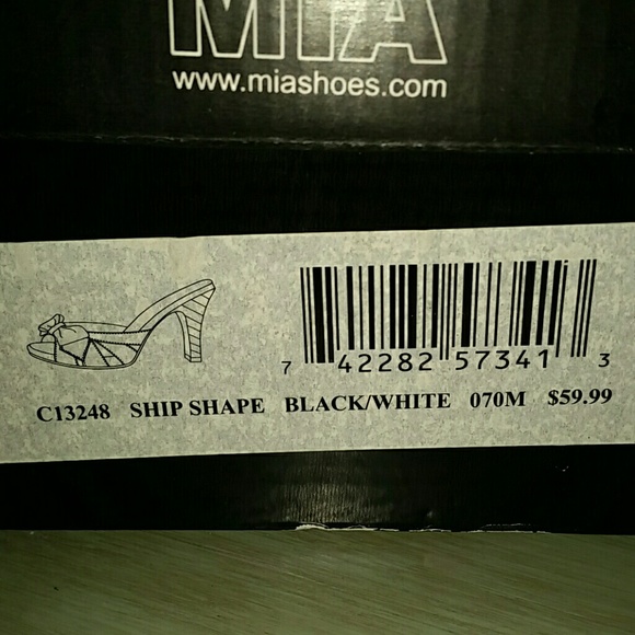 Like new Mia heels - Picture 2 of 3
