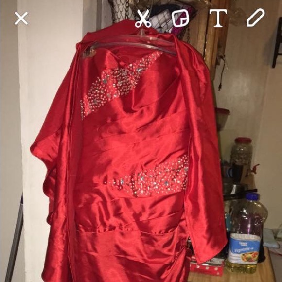 Prom dresses - Picture 3 of 3