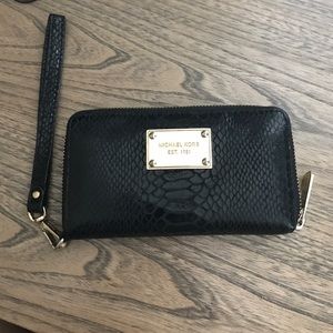 Michael Kors Wristlet in Black Python