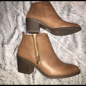 Cognac booties