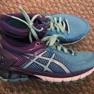 NWOT ASICS SHOES 7
