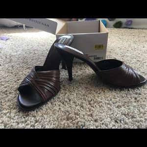 Steve Madden leather slides