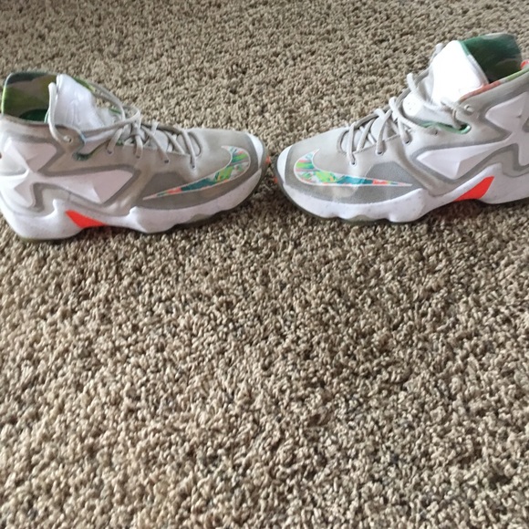 Hawaiian LeBron 13s - Picture 4 of 4