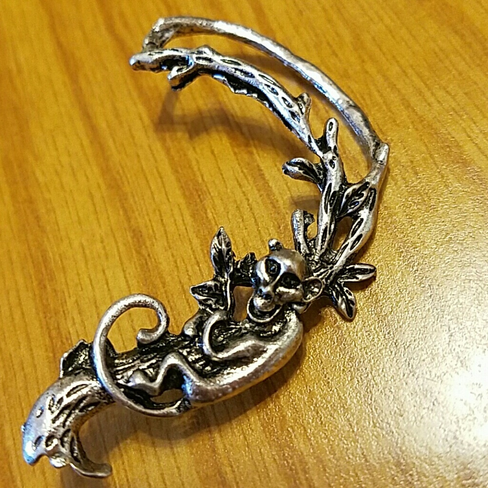 Monkey on a Vine (Ear cuff)