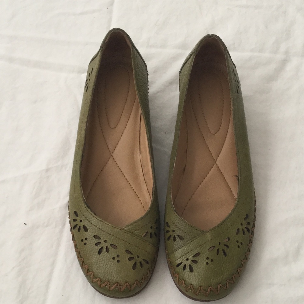 Naturalizer shoes!