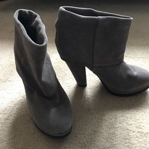 Gray suede Steve Madden boots. Great condition.