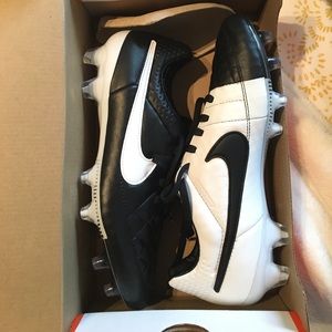 BRAND NEW CLEATS Tiempo Legend V Fg