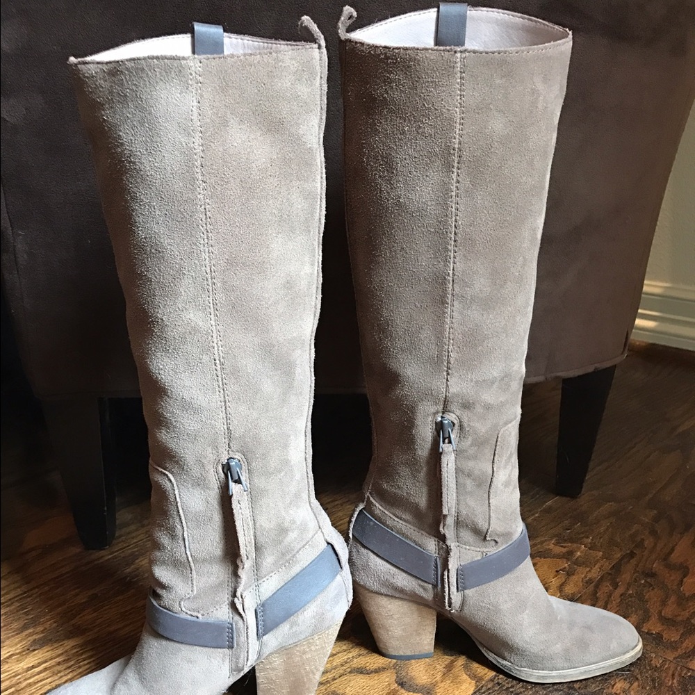 Like New! Dolce Vita gray suede boots. Size 8.