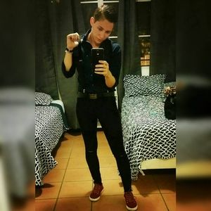 Meet your Posher, Leslie