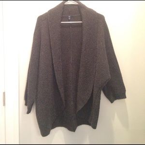 Super soft and comfy charcoal grey Gap cardigan!