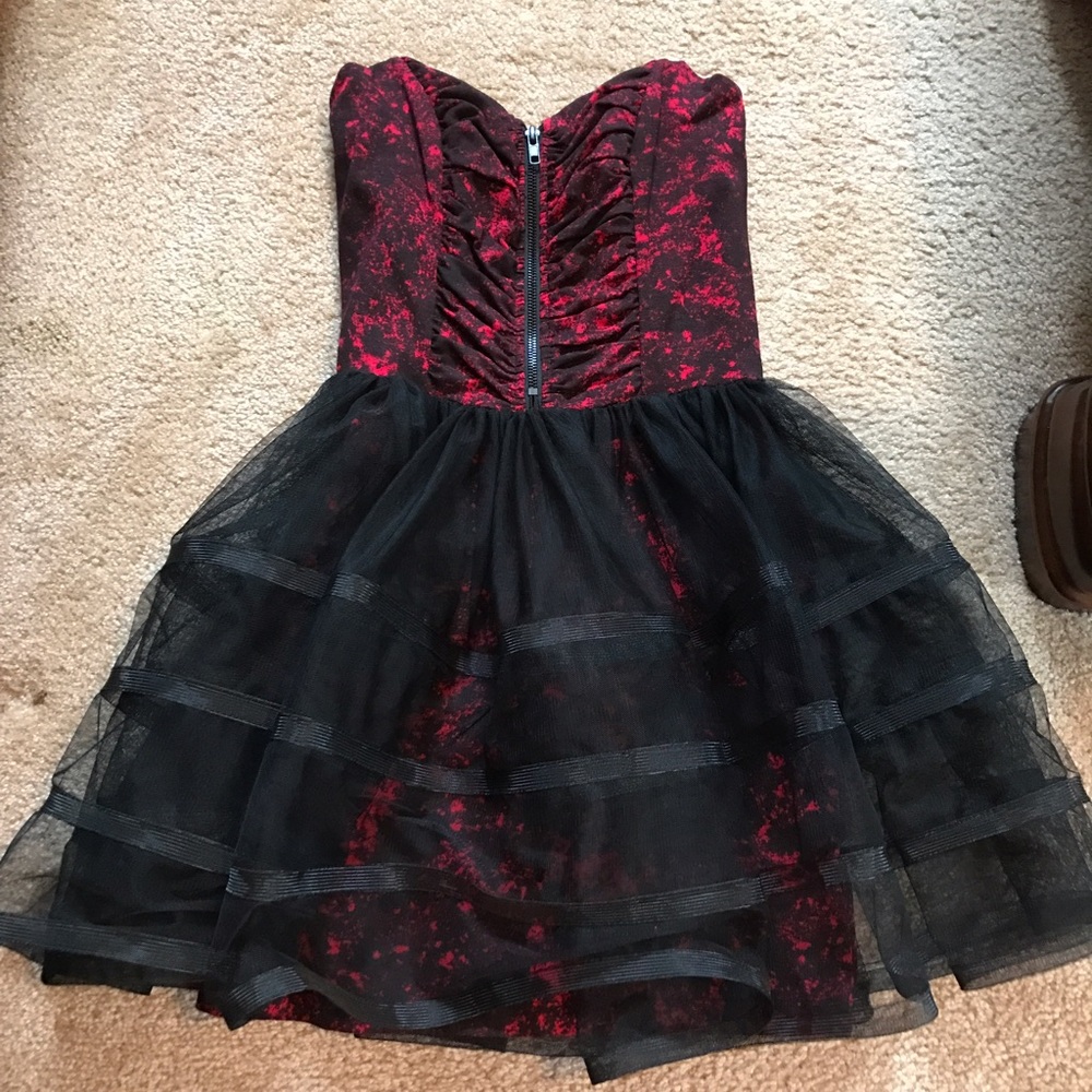 Betsey Johnson Gothic Y2K Vintage Red Strapless Corset Ruched Tulle Sample Dress