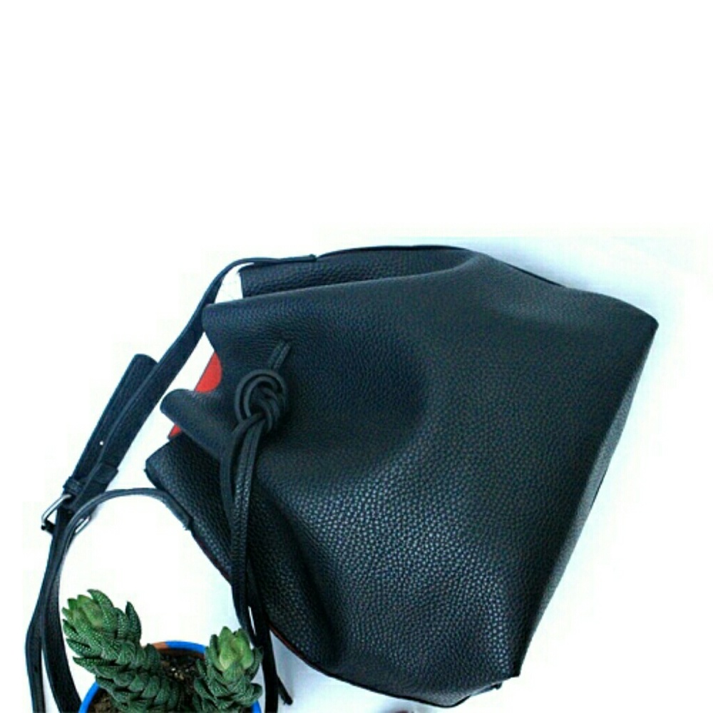 Black Bucket Bag