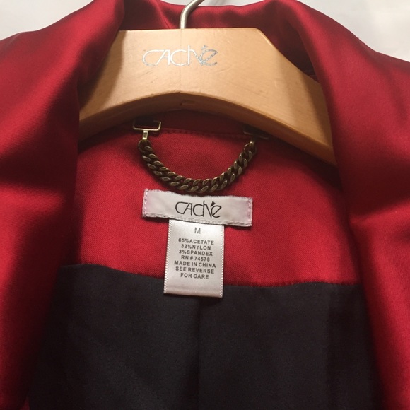 Cache red Jacket - Picture 3 of 4