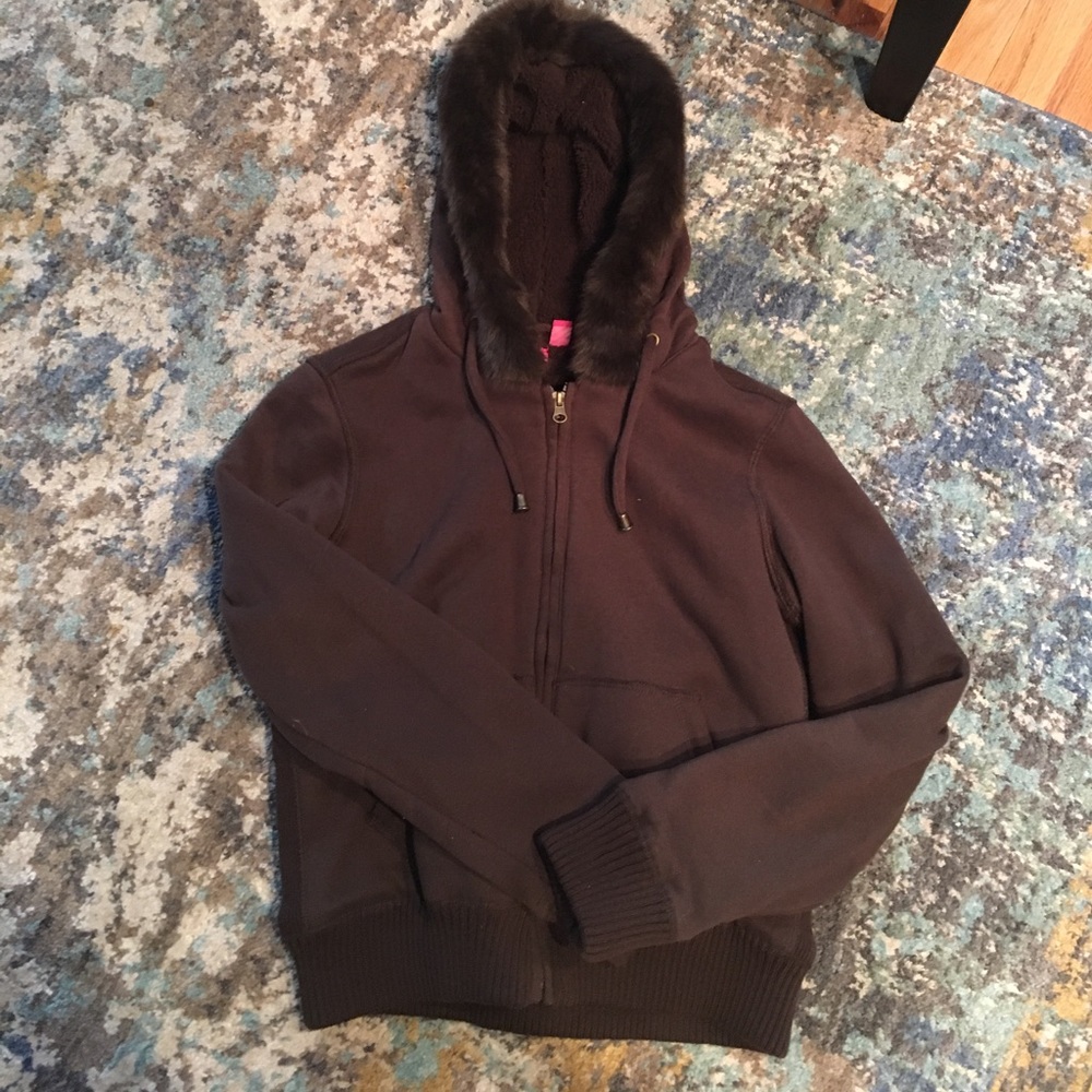 Cute light coat!