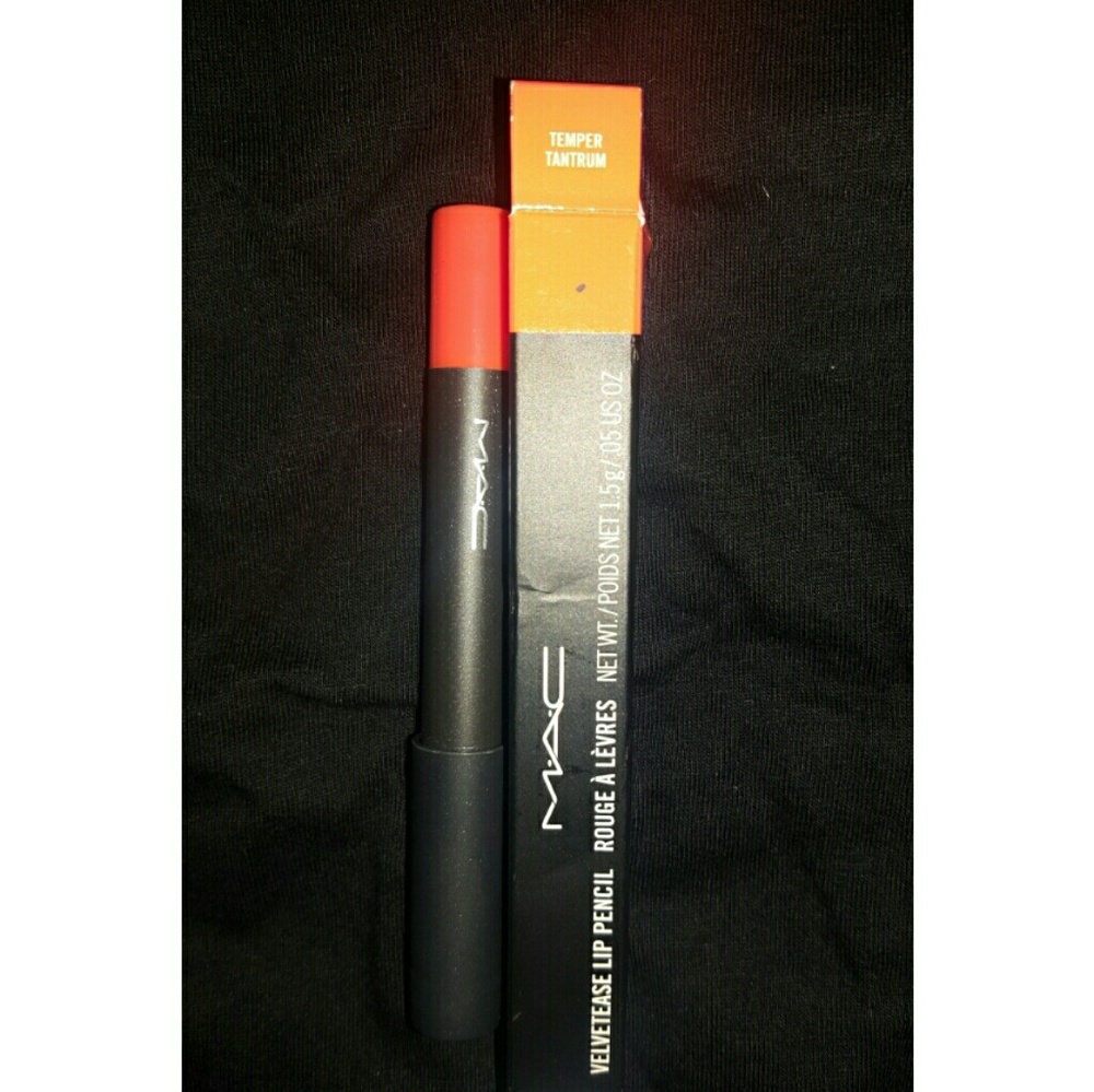 M.A.C Velvetease lip pencil in Temper Tantrum