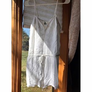 White Lace Romper 🖤🌿