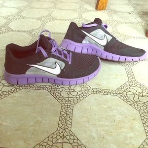 ⭐️Girls Youth Size 4 Nikes