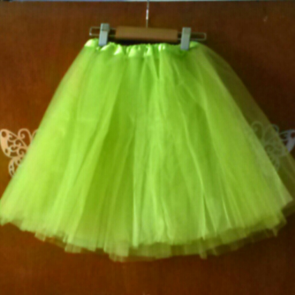 Girl fun tutu light green 15 inches long