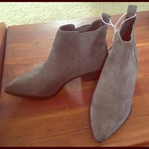 New with tags - grey / hip and versatile